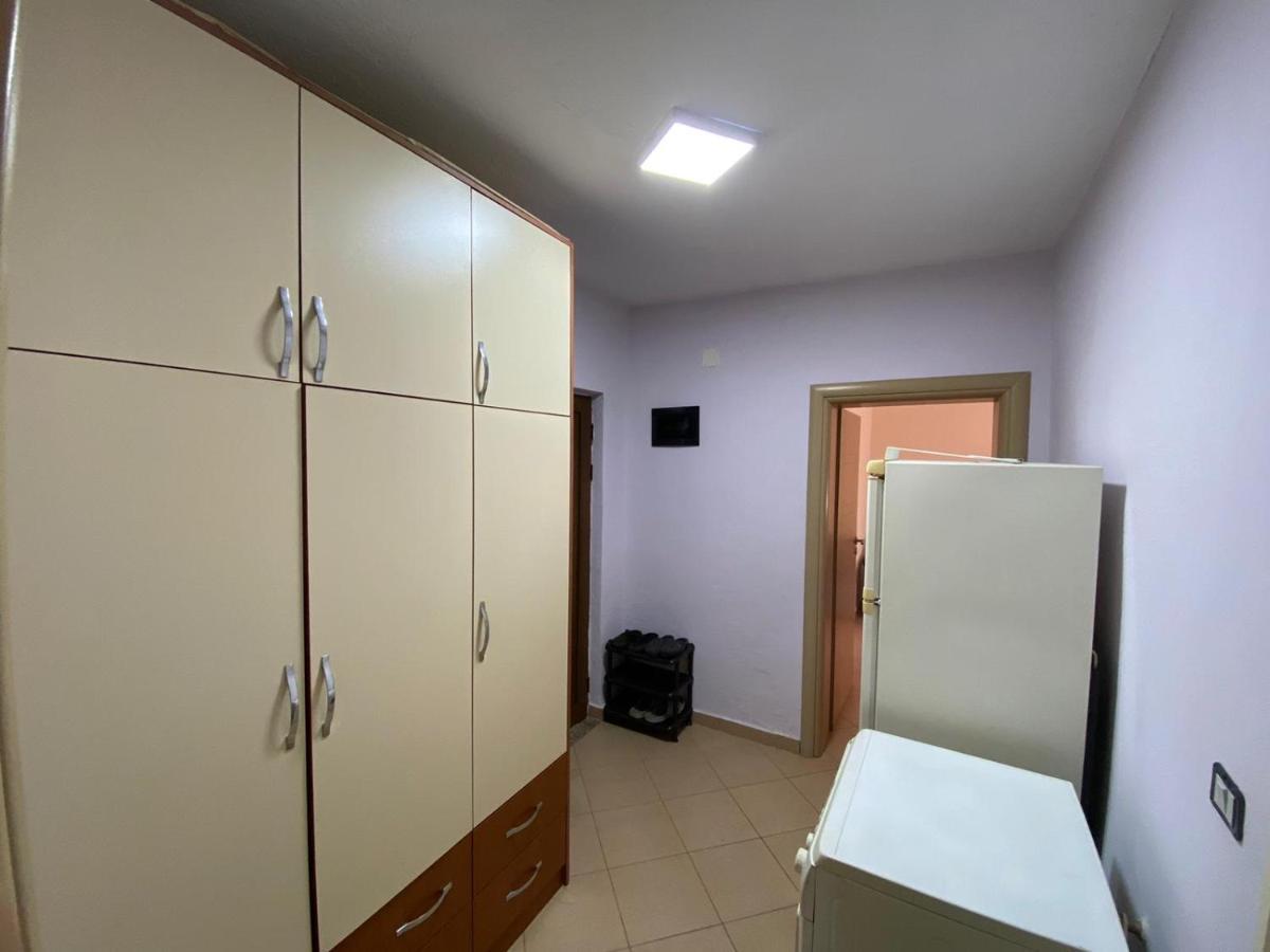 88 Apartment Himare Bagian luar foto