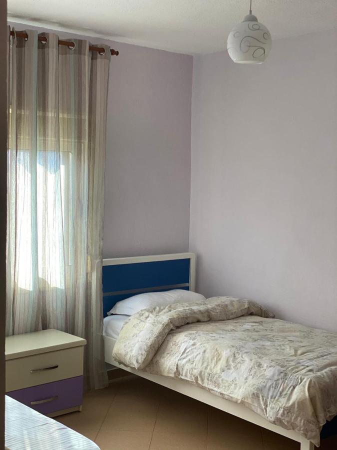 88 Apartment Himare Bagian luar foto