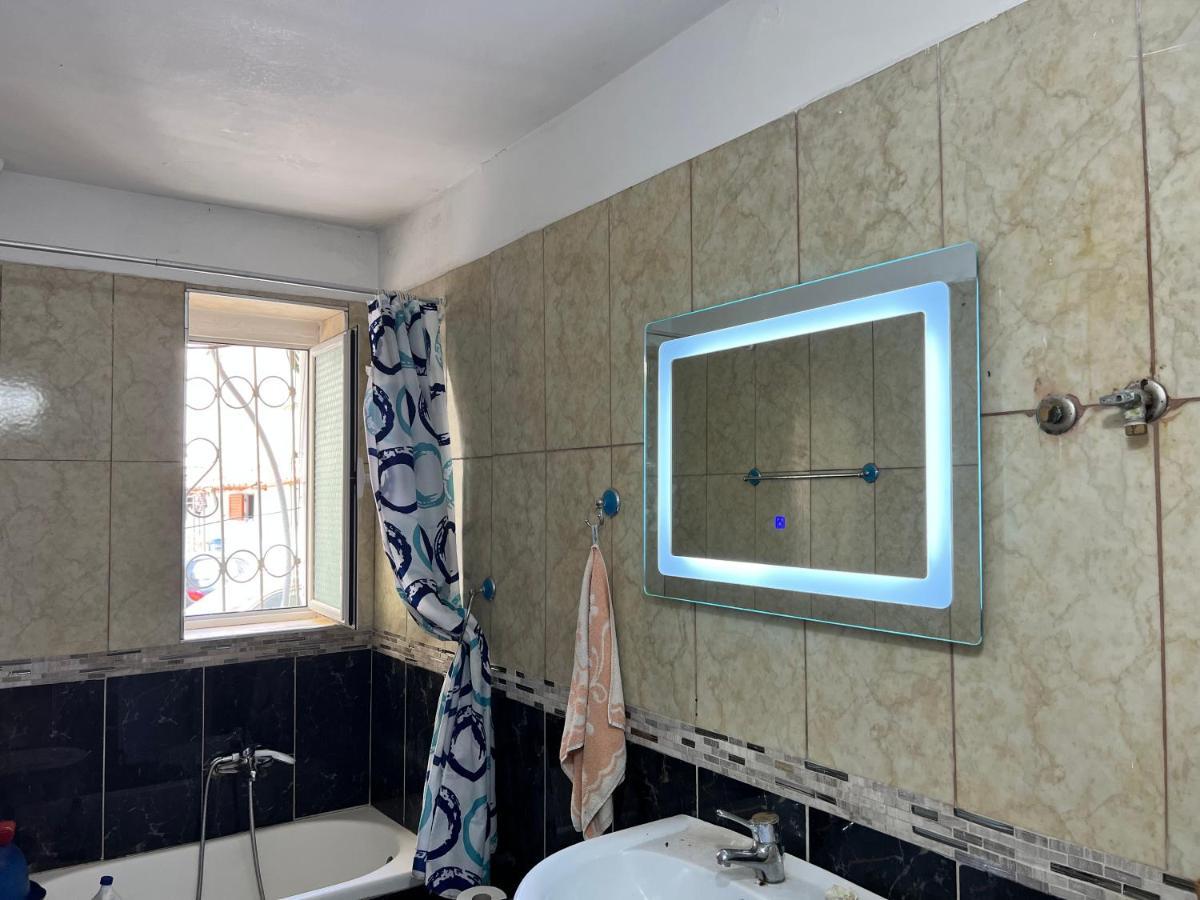 88 Apartment Himare Bagian luar foto